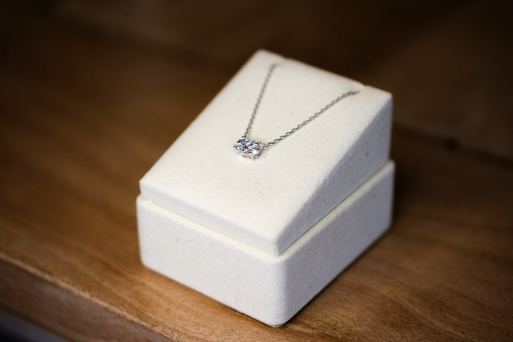 The Oval Solitaire