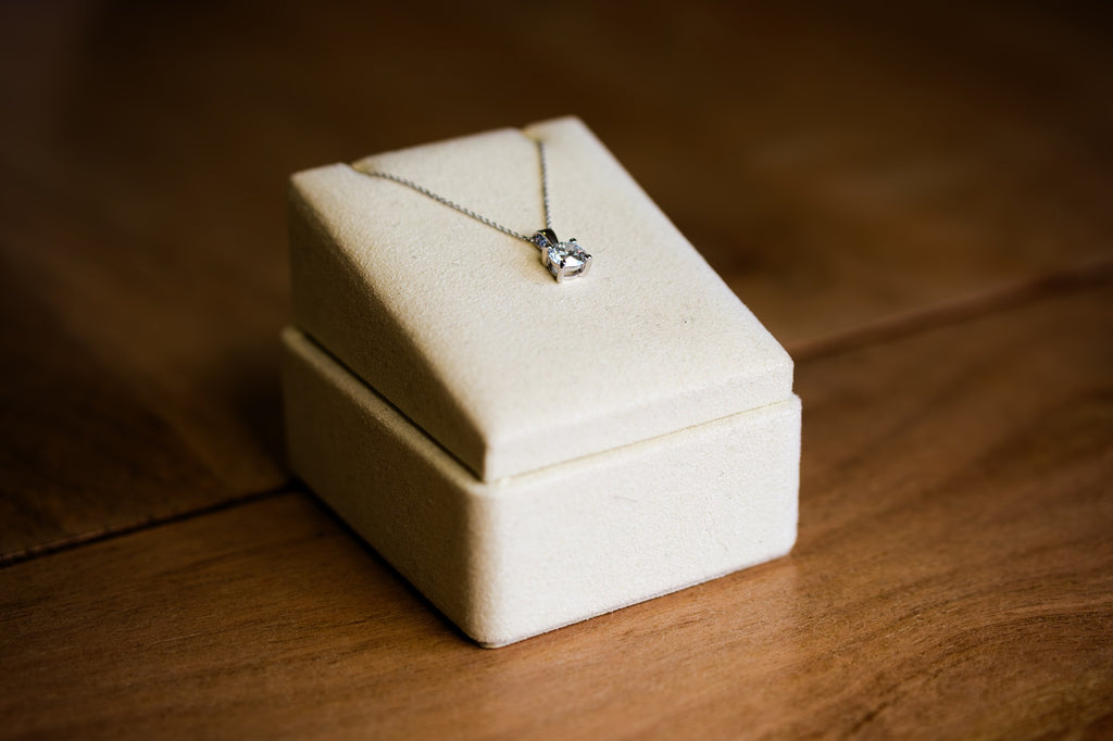 The Signature Round Solitaire
