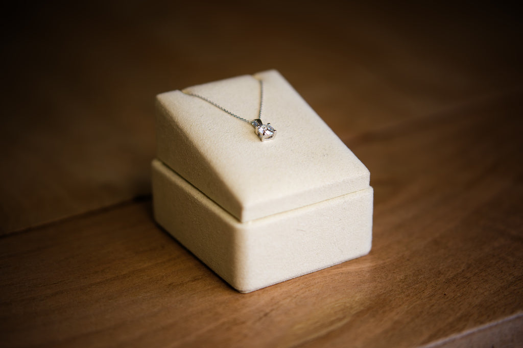 The Signature Round Solitaire