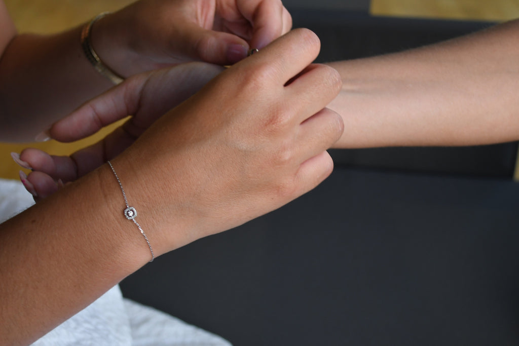 9k white gold natural diamond bracelet