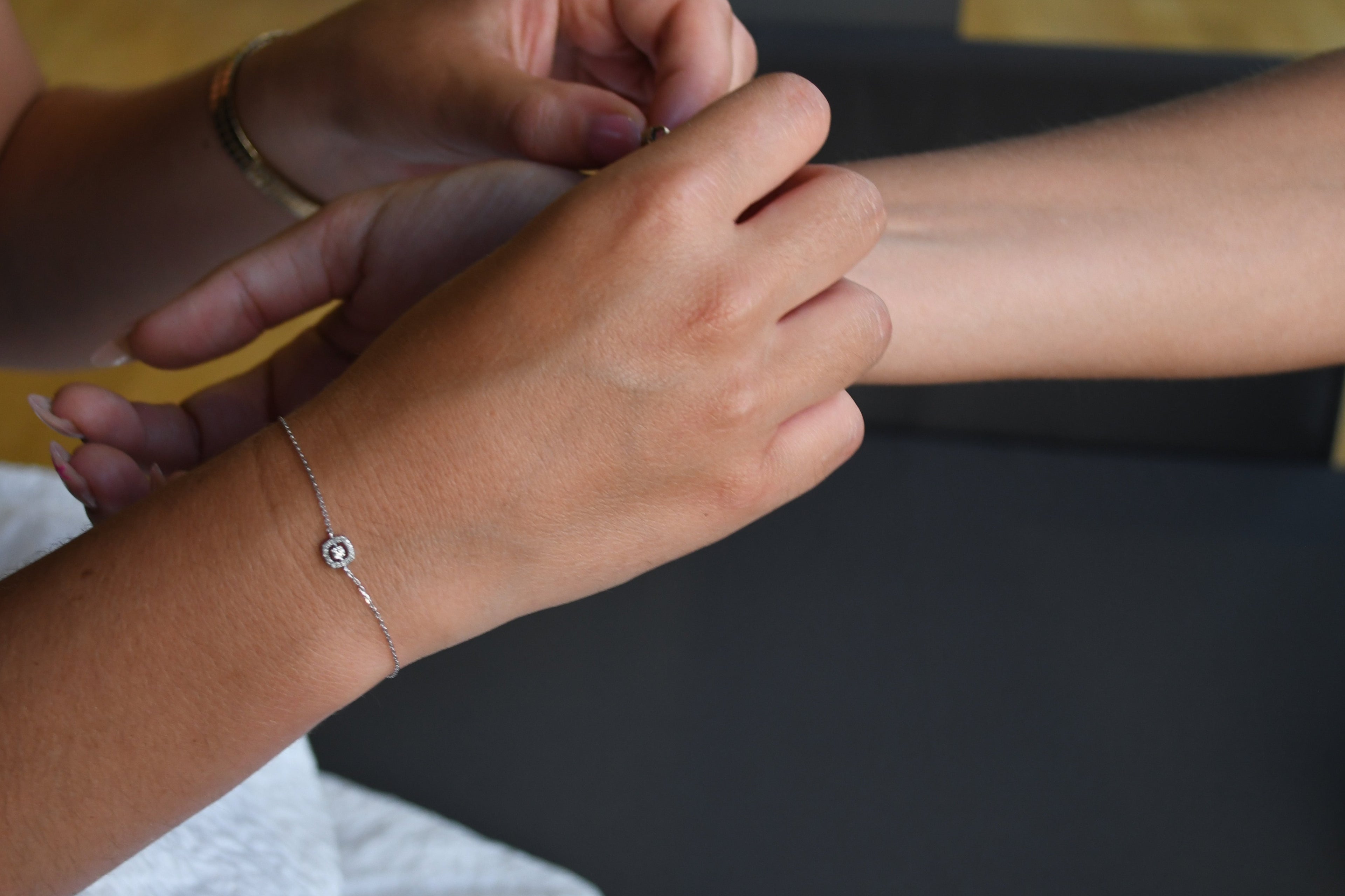 9k white gold natural diamond bracelet